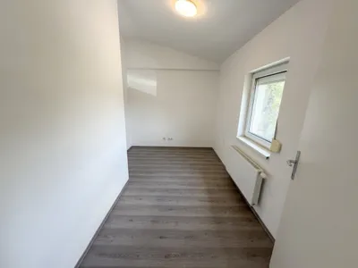 7-Zimmer-Haus kaufen in Neunkirchen – 196 m², € 399.900 – Bild 29 von 33