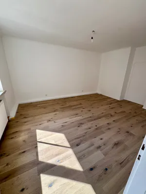 Frisch sanierte 2-Zimmer-Wohnung - ideal für 2er-WG oder Paar – Bild 3