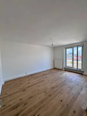 Frisch sanierte 2-Zimmer-Wohnung - ideal für 2er-WG oder Paar – Bild 2