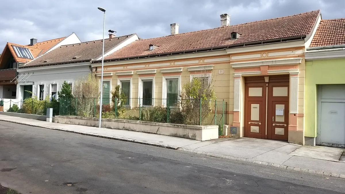Altbau mit Charme in Ruhelage mit uneinsehbarem Grundstück - Ansicht 2