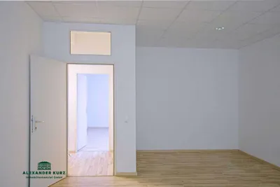 9-Zimmer-Gewerbeimmobilie mieten in Salzburg Stadt – 261 m², € 3.209 – Bild 2 von 4