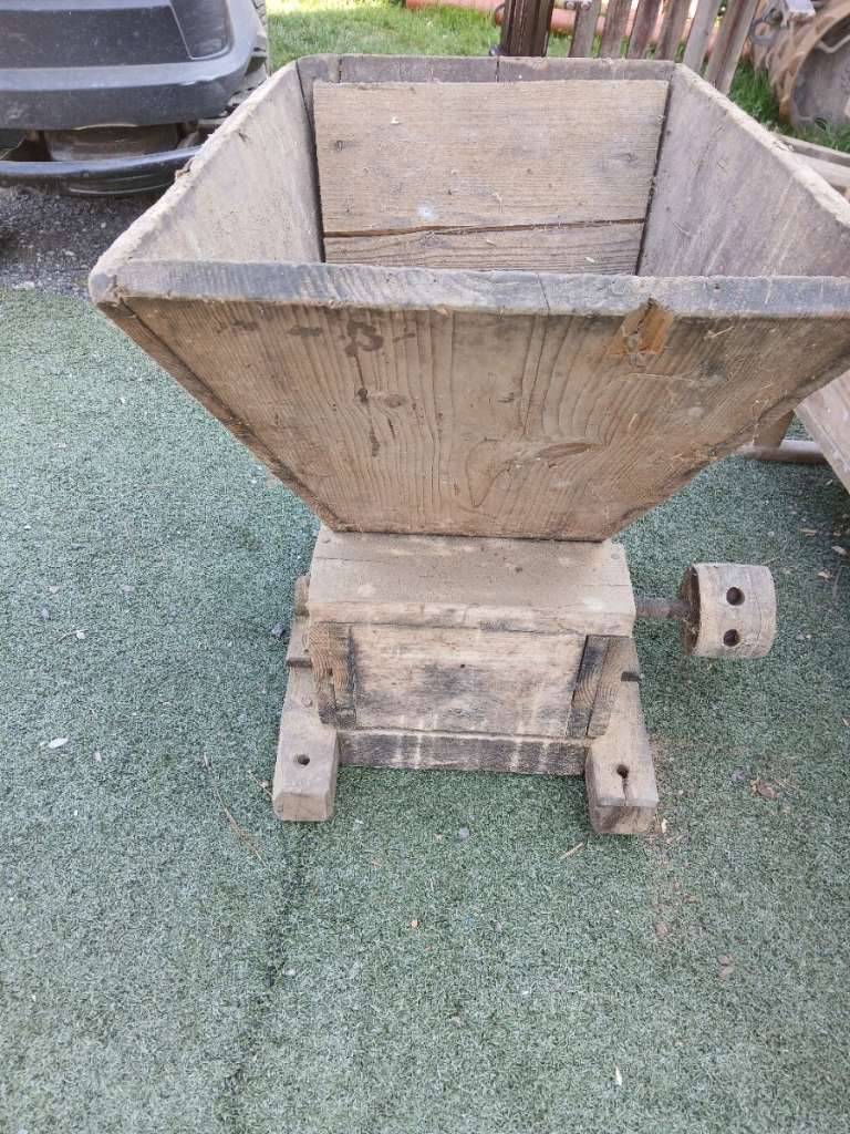 Antike Obstmühle - Apfelmühle für Obstpresse