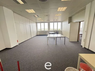 Gewerbeimmobilie mieten in Wels-Land – 355 m², € 3.727 – Bild 3 von 8