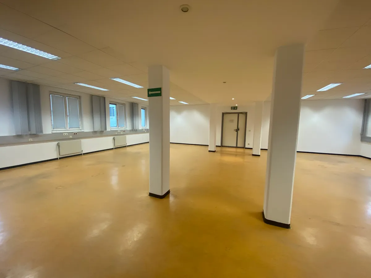 Büroflächen mit Lagerhalle in 1160 Wien - zu mieten - Ansicht 3