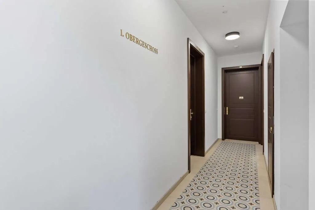 2-Zimmer-Dachgeschosswohnung (Massivbauweise) in generalsaniertem Altbau mit Loggia - Ansicht 3