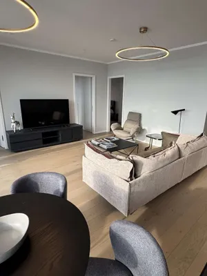 Sky Living im 24. Stock | Private Loge über der Alten Donau – Bild 3