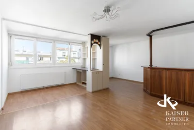 Helle, zentrale Einzimmerwohnung mit Gemeinschaftsgarten