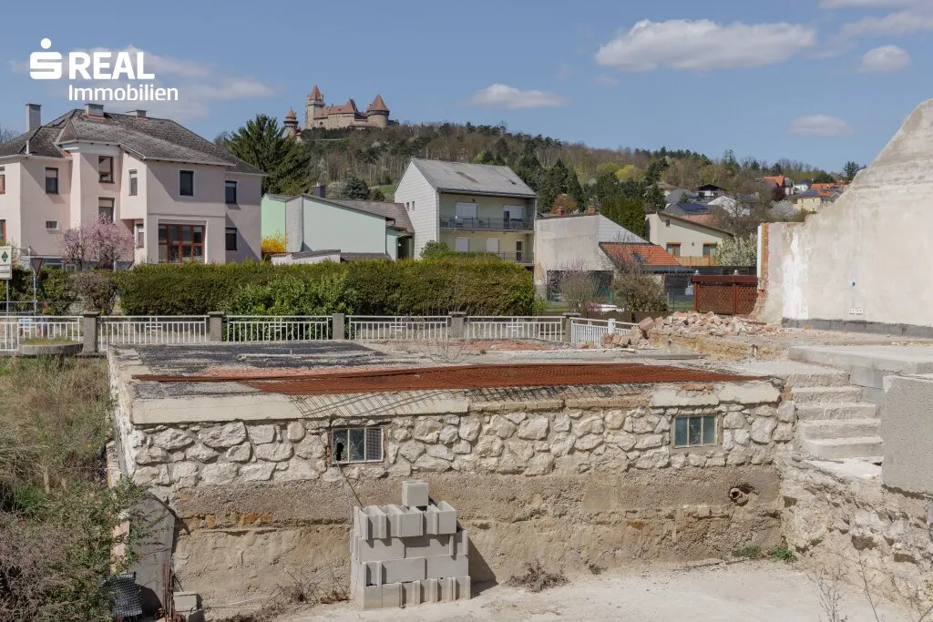 traumhaftes Baugrundstück für ein Doppelhaus oder Einfamilienhaus mit Blick auf die Burg Kreuzenstein! - Ansicht 2
