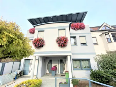 Attraktives, helles, voll möbliertes Apartment mit 2 Terrassen / attractive fully furnished apartment with 2 terraces – Bild 3