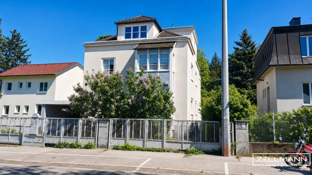 Stilvolle Familienvilla in Grünruhelage - perfekt für Wohnen, Arbeiten oder mehrere Generationen | ZELLMANN IMMOBILIEN - Ansicht 2