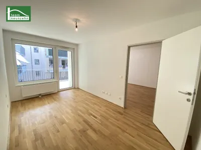 Helle 2-Zimmer-Wohnung mit Einbauküche und Balkon - verfügbar ab August! – Bild 2