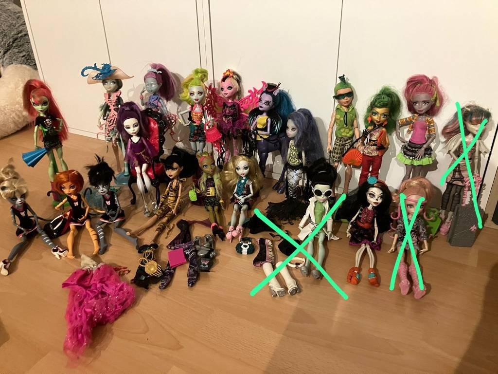 Monster High Puppen Sammlung zu verkaufen.