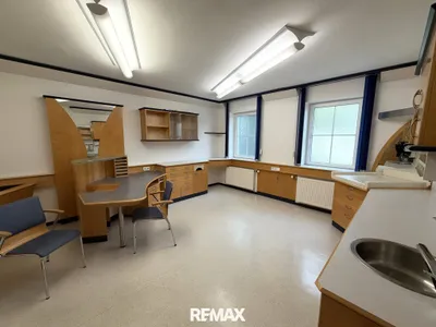 Gewerbeimmobilie mieten in Amstetten – 127 m², € 1.005