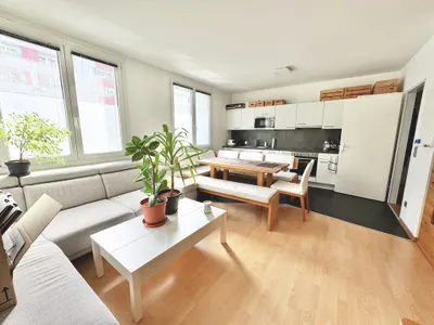 TOPLAGE NÄHE DONAUZENTRUM | HELLE 2 ZIMMER | OPTIMALE RAUMAUFTEILUNG | U-BAHN-NÄHE