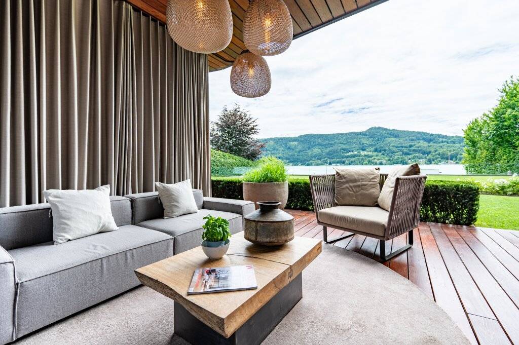 RESIDENZ am WÖRTHERSEE | Großzügiger Rückzugsort in Exklusivlage | Bootsliegeplatz, Sauna und Beachclub - Ansicht 2