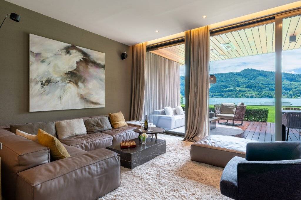 RESIDENZ am WÖRTHERSEE | Großzügiger Rückzugsort in Exklusivlage | Bootsliegeplatz, Sauna und Beachclub - Ansicht 3
