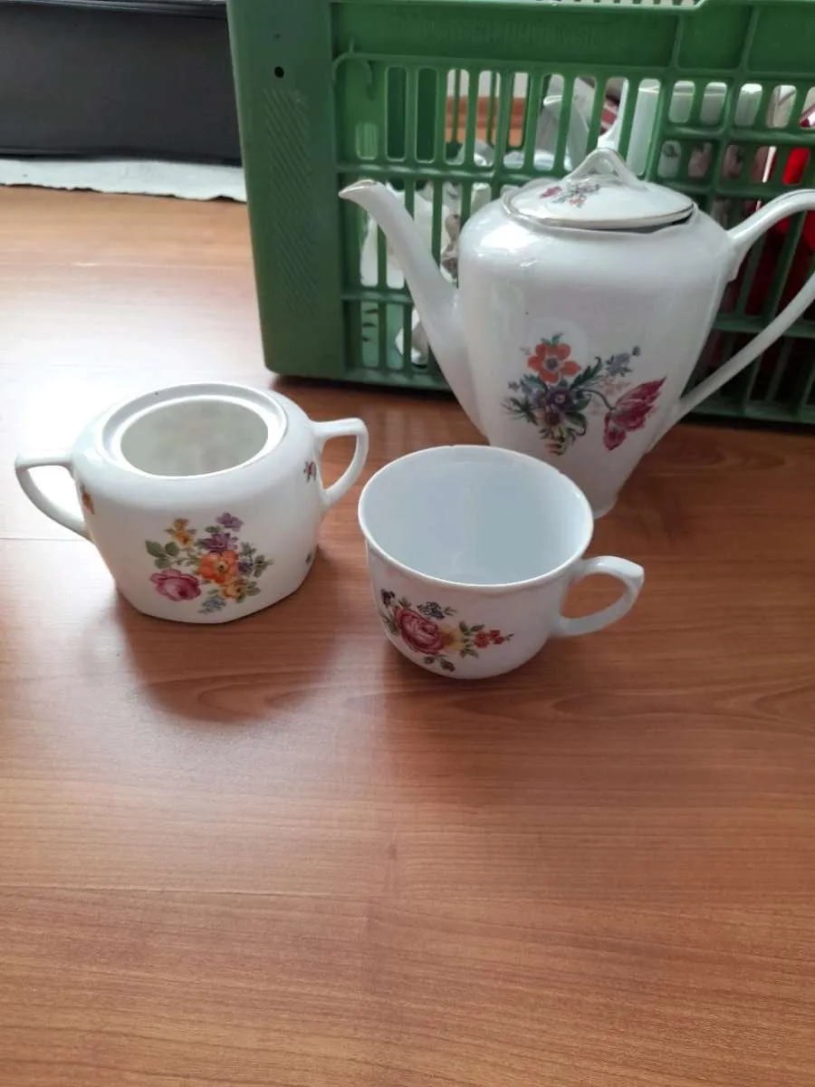 Porzellan Geschier, € 3,- (2821 Lanzenkirchen)