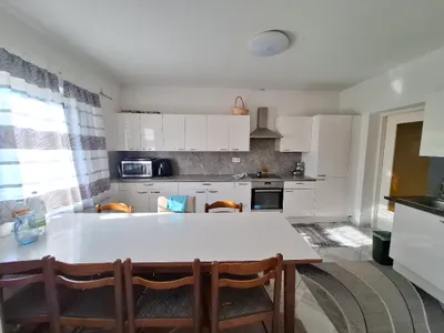 7-Zimmer-Haus kaufen in Neunkirchen – 170 m², € 338.000 – Bild 4 von 10
