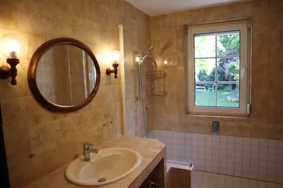 3-Zimmer-Haus mieten in Baden – 105 m², € 1.850 – Bild 8 von 13