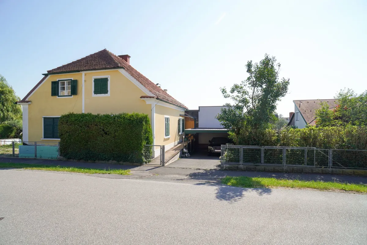 Fürstenfeld: Grüne Oase im Stadtzentrum - Doppelhaushälfte mit modernem Zubau und idyllischem Garten - Ansicht 3