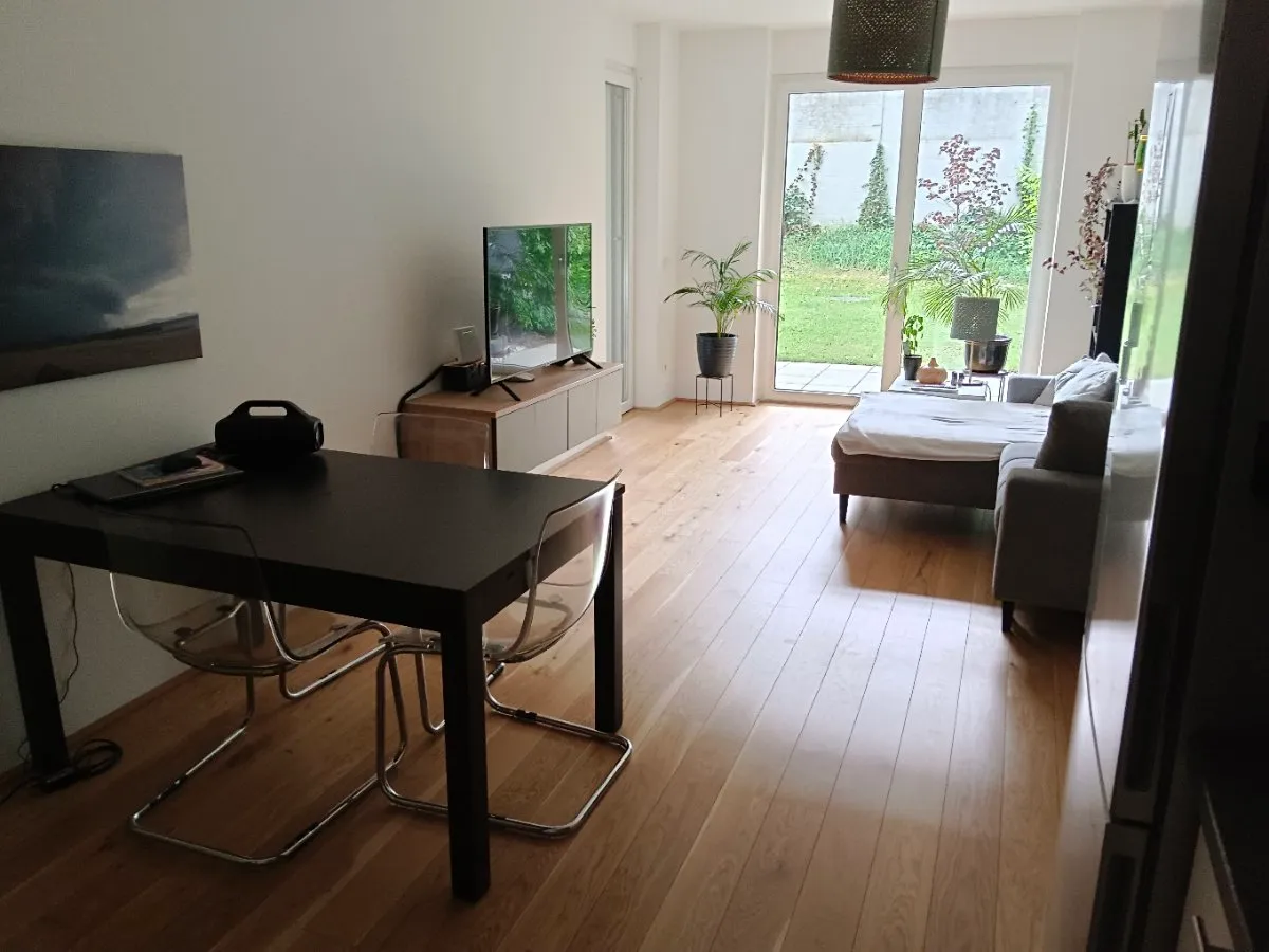 Zentrale Gartenwohnung Wels – pohled 2