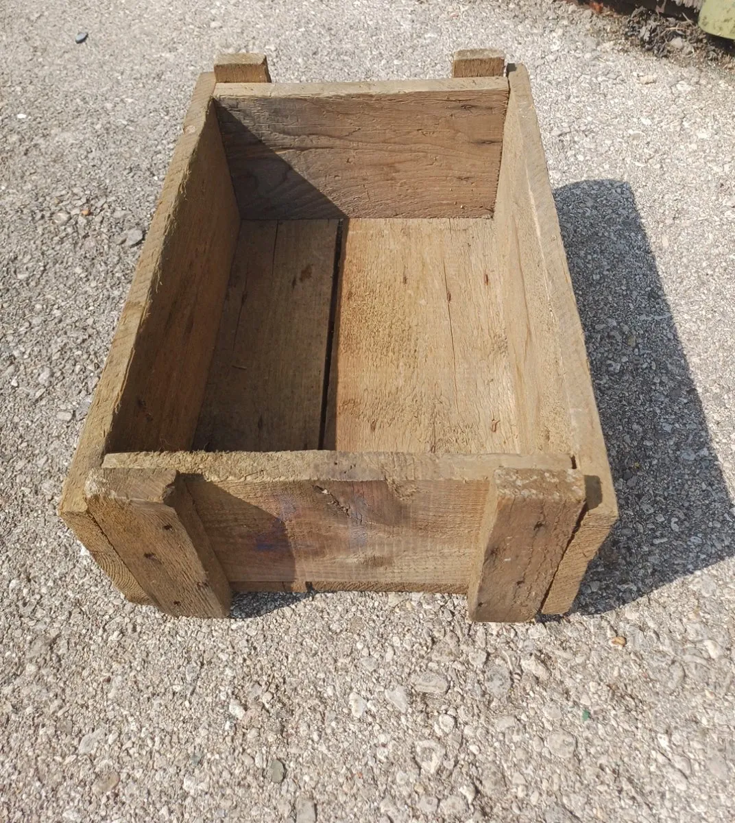 Holzkiste alt stabil - 43 x 30 x 17 cm, € 20,- (2542 Kottingbrunn)
