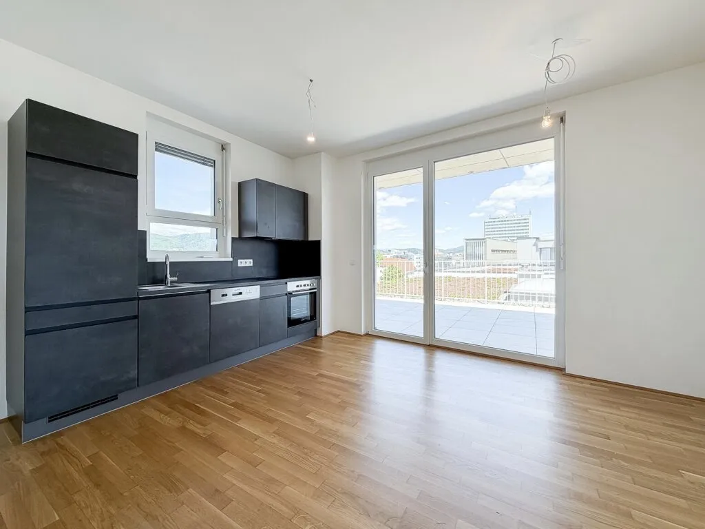 Klimatisierte Penthouse-Wohnung mit Schlossbergblick und großer Terrasse – pohled 2