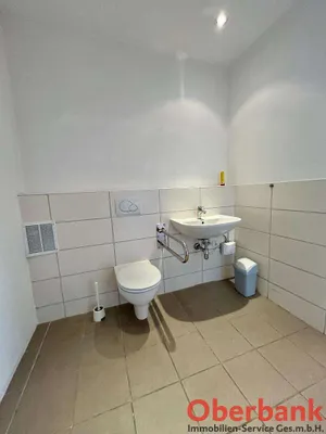 5-Zimmer-Gewerbeimmobilie mieten in Vöcklabruck – 170 m² – Bild 5 von 8