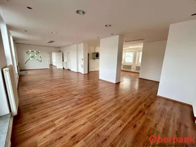 5-Zimmer-Gewerbeimmobilie mieten in Vöcklabruck – 170 m²