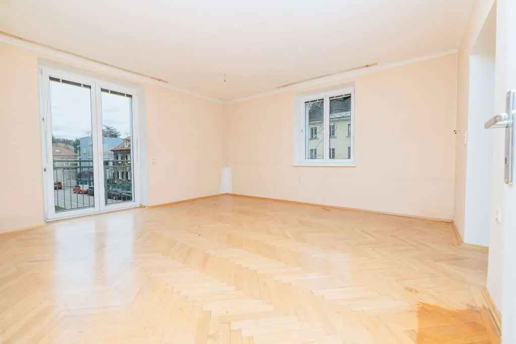BESTLAGE GEIDORF I FISCHGRÄTPARKETT I SANIERUNGSOBJEKT MIT POTENZIAL I OSTBALKON I LICHTDURCHFLUTET I PROJEKT WOHNEN - Ansicht 2