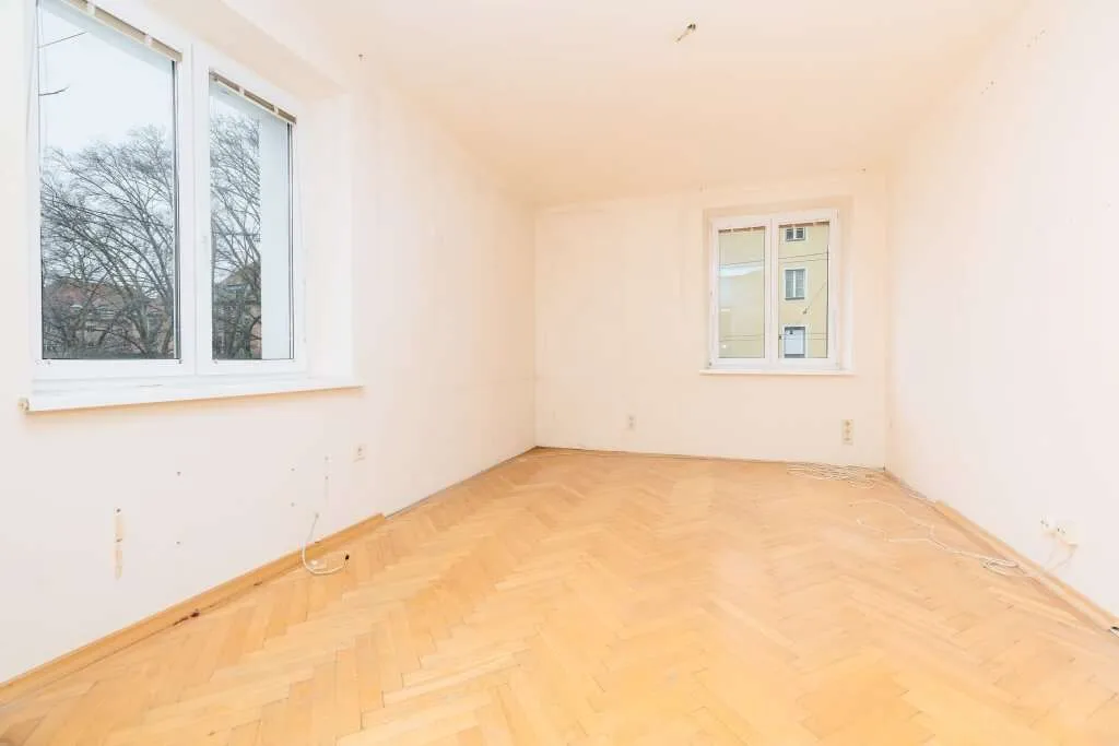 BESTLAGE GEIDORF I FISCHGRÄTPARKETT I SANIERUNGSOBJEKT MIT POTENZIAL I OSTBALKON I LICHTDURCHFLUTET I PROJEKT WOHNEN - Ansicht 3