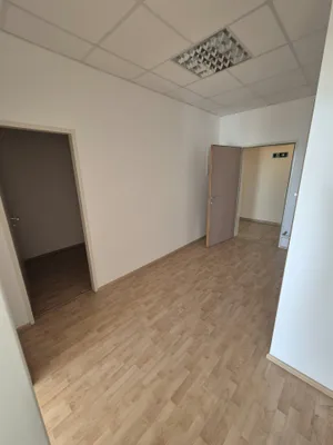 2-Zimmer-Gewerbeimmobilie mieten in Baden – 72 m², € 848 – Bild 7 von 8