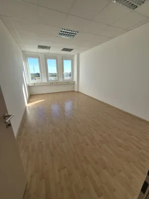 2-Zimmer-Gewerbeimmobilie mieten in Baden – 72 m², € 848 – Bild 4 von 8