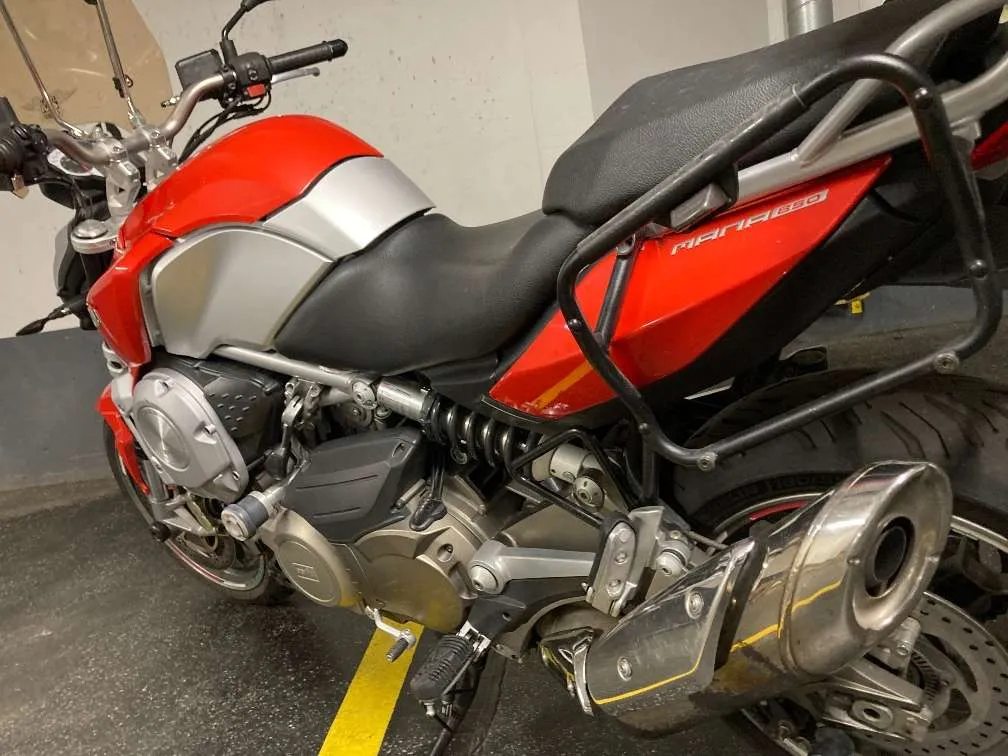 Aprilia Mana