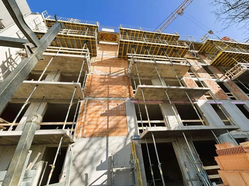 Zur Vermietung oder Eigennutzung - perfekt aufgeteilte 2-Zimmer-Neubauwohnung mit hofseitiger Loggia - Ansicht 2