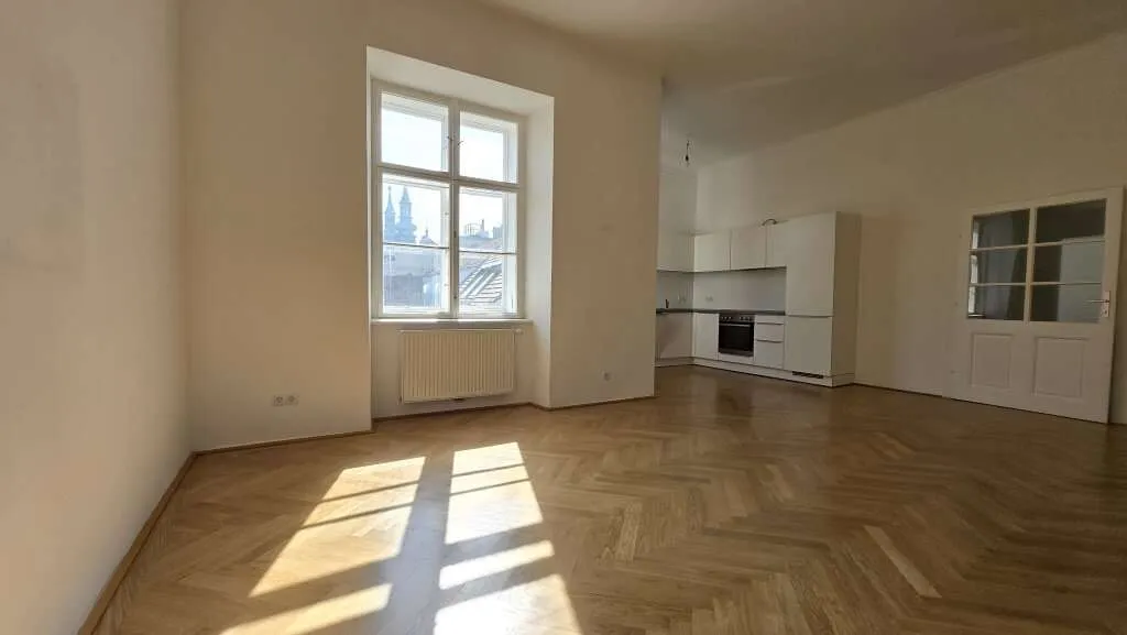 Top-Zustand und ruhige Innenhofausrichtung - Super zentrale Innenstadtlage - 4.STOCK OHNE LIFT - Ansicht 2