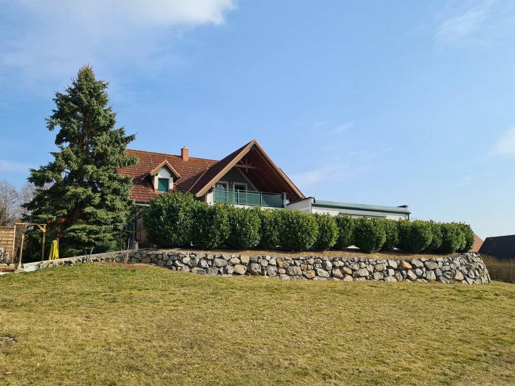 Prächtiges Landhaus mit großem Garten in Sonnenlage - Ansicht 3