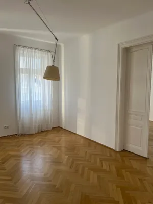 4-Zimmer-Wohnung mieten in Wien – 132 m², € 2.300 – Bild 3 von 11