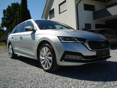 Skoda Octavia Combi 2,0 TDI 4x4 Style DSG Mod 22 !! M...