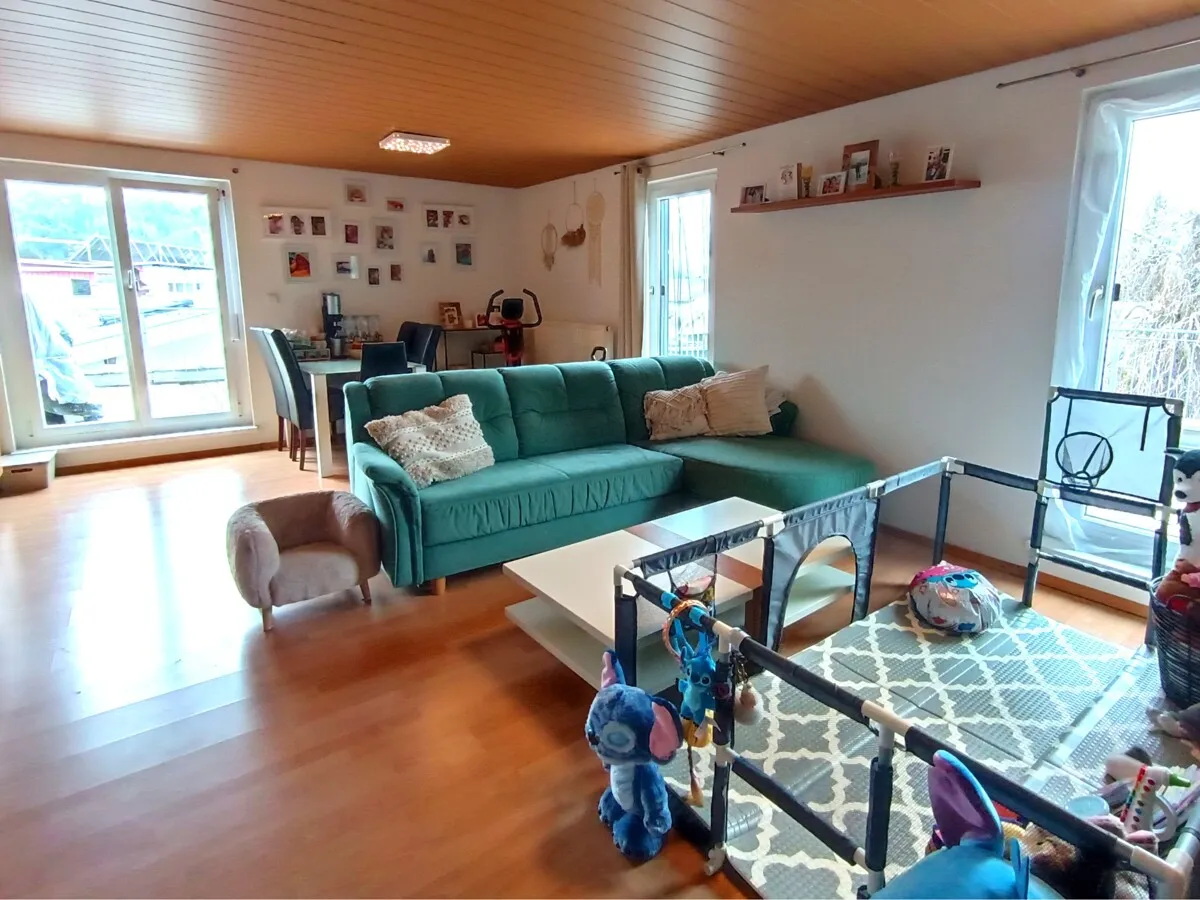 Blick in die Berge! 3-Zimmer-Penthouse-Wohnung mit traumhafter Terrasse in Höchst – pohled 2