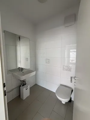 1-Zimmer-Gewerbeimmobilie mieten in Baden – 50 m², € 696 – Bild 5 von 6