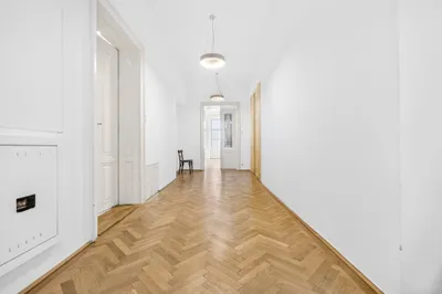 Provisionsfrei, klimatisiert, Lift, repräsentativ und direkt beim Judenplatz! – Bild 2