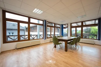 2-Zimmer-Gewerbeimmobilie mieten in Vöcklabruck – 117 m², € 1.130