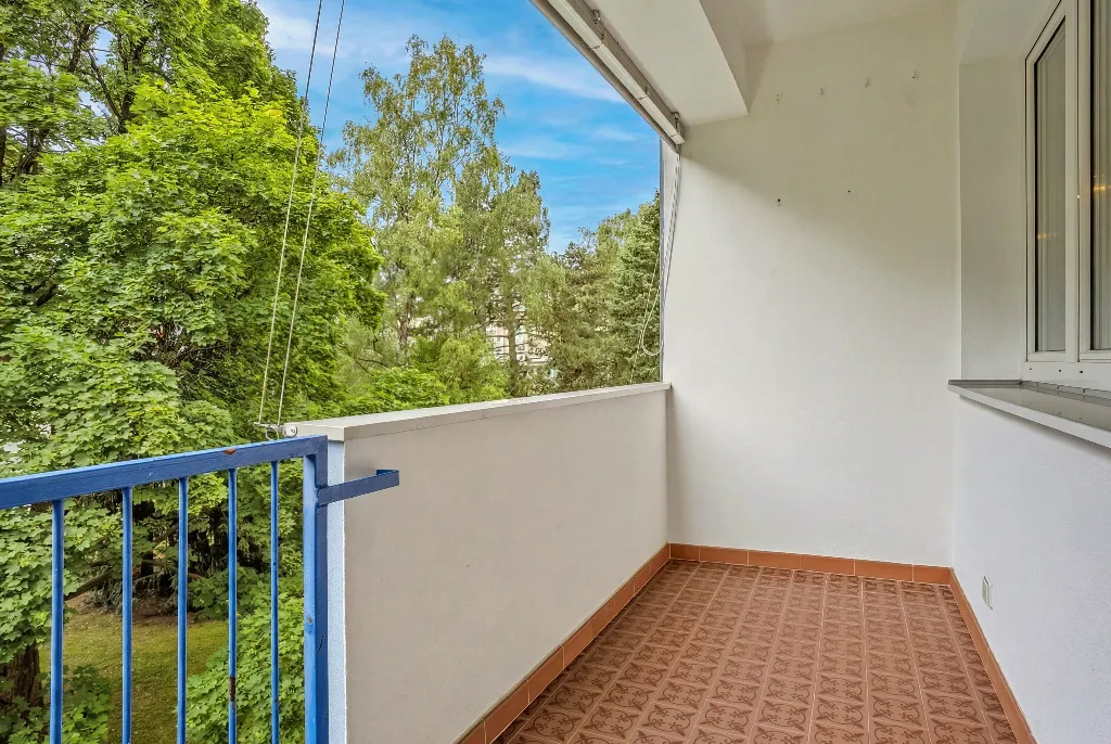 Helle 3 Zimmerwohnung mit Sonnen-Loggia in idyllischer Ruhelage in Linz / Dornach (Nähe JKU) - Ansicht 2