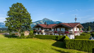 5-Zimmer-Immobilie kaufen in Kitzbühel – 990 m², € 10.000.000 – Bild 2 von 6