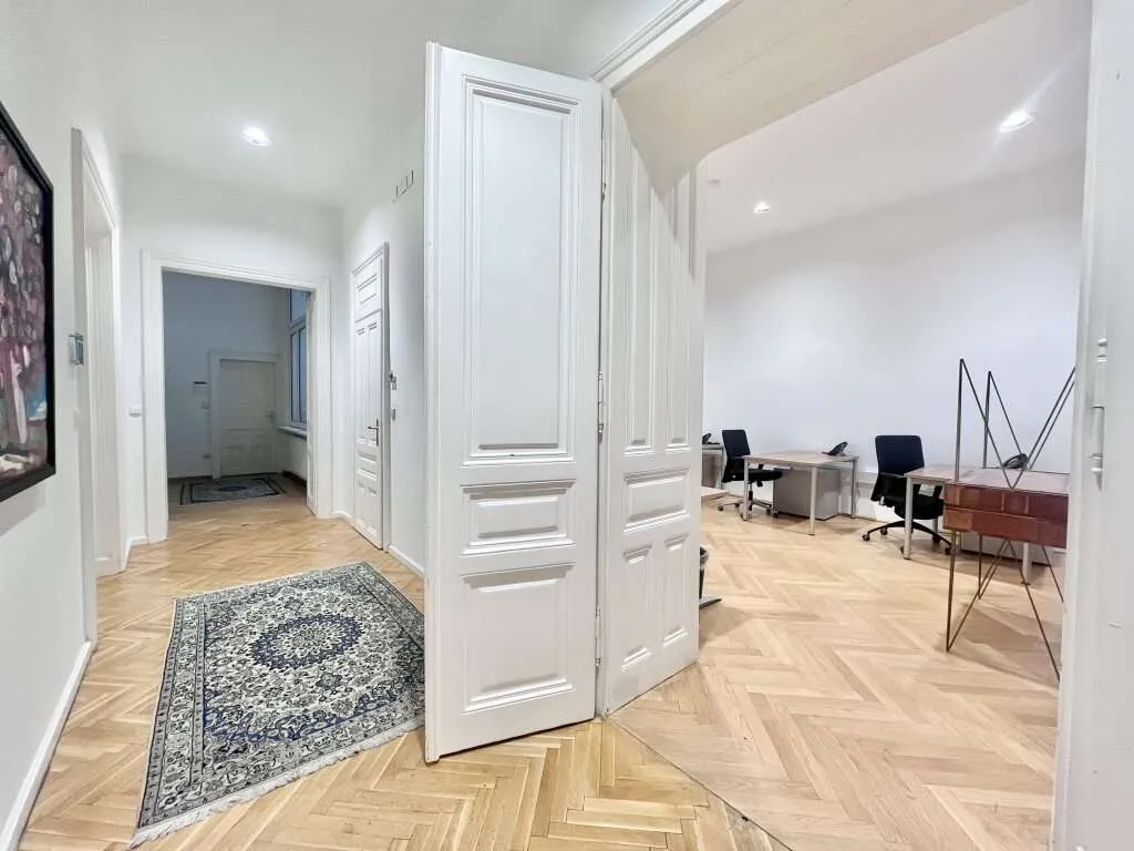 ALL-INCLUSIVE - EXKLUSIVES UND HOFSEITIGES PRIVATE OFFICE DIREKT AM GRABEN – pohled 3