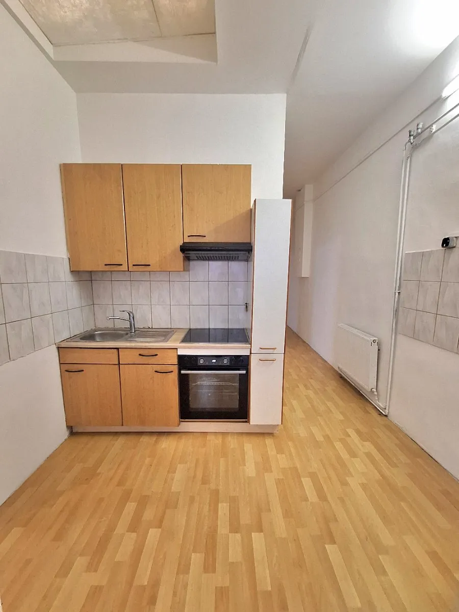 Ideal für 3er-WG - 4 separat begehbare Zimmer im Erdgeschoss zum Hof - Ansicht 3