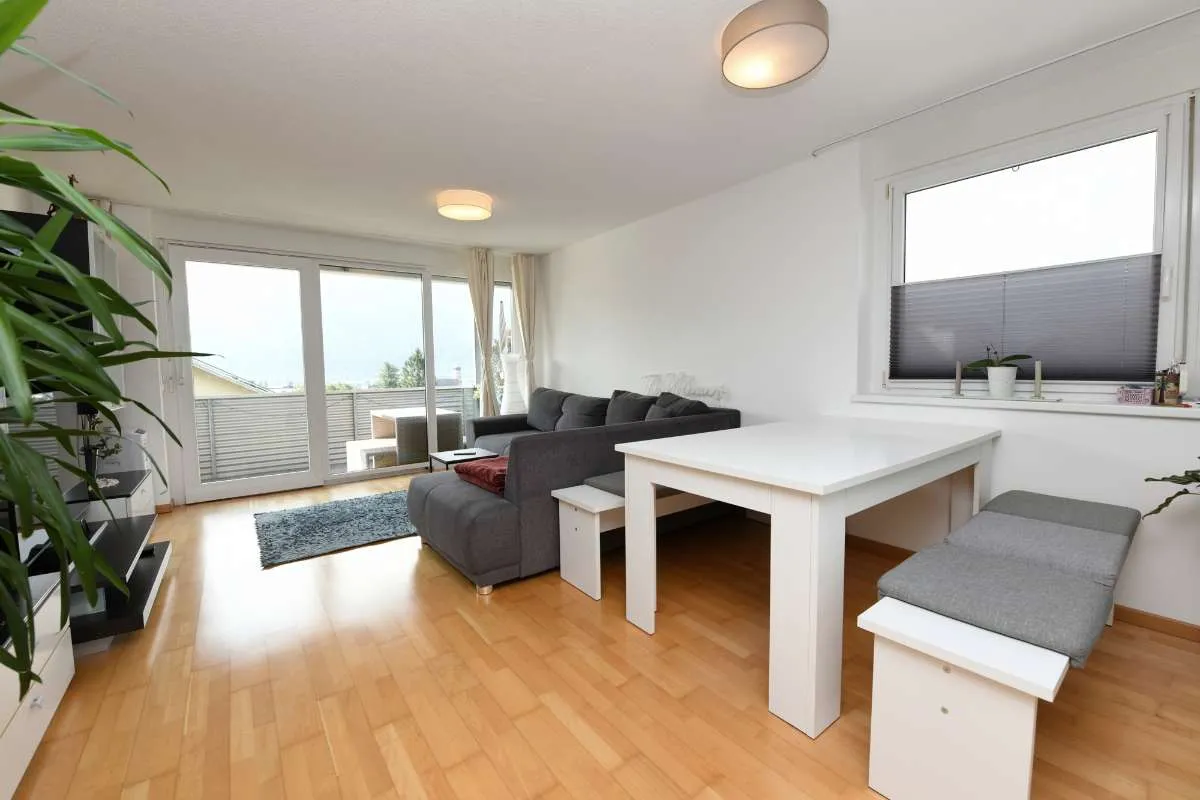 3-Zimmer Dachgeschosswohnung mit Weitblick in Top Lage – pohled 3
