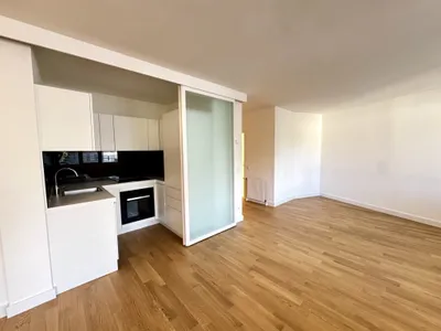 Sanierte 2 Zimmer - Innenstadtwohnung mit Loggia in Innenhoflage - Nähe Schottentor – Bild 2