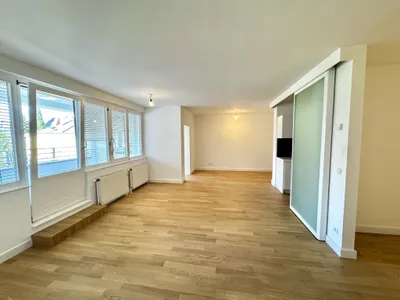 Sanierte 2 Zimmer - Innenstadtwohnung mit Loggia in Innenhoflage - Nähe Schottentor
